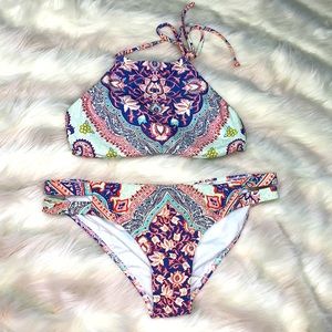 BILLABONG: Reversible Floral Bikini